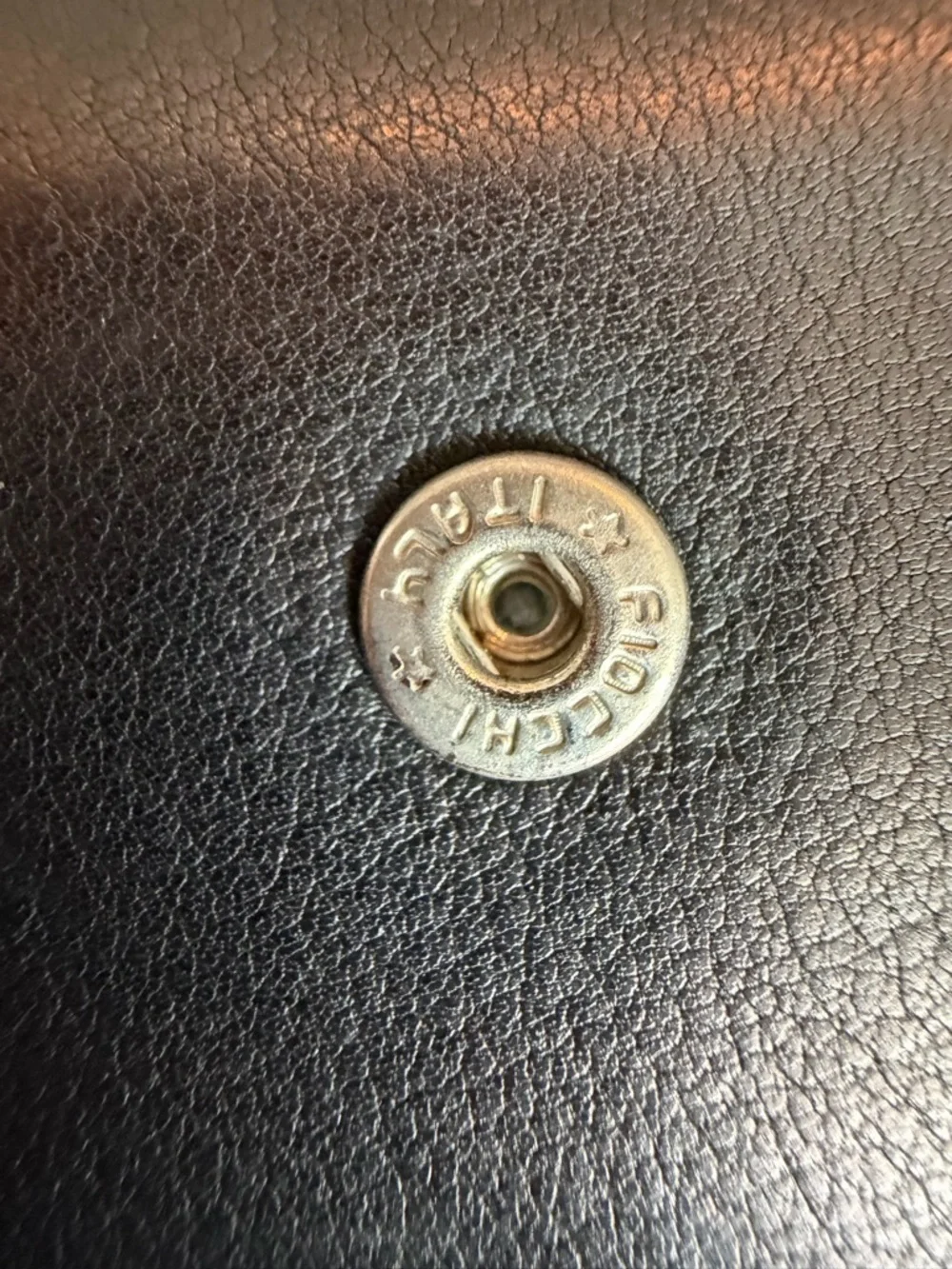 Vintage Gucci Black Leather Bifold Wallet with Snap Back - Picture 11 of 15